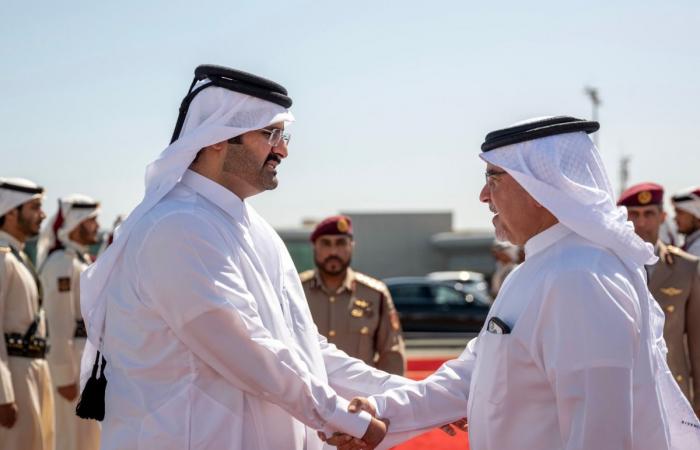 سمو نائب الأمير يتقدم مودعي ولي عهد البحرين