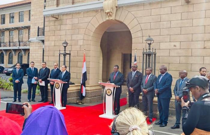 مطالبات
      بالتحقيق
      في
      حادثتي
      غرق
      مراكب
      أودت
      بحياة
      33
      شخصاً
      بالسودان