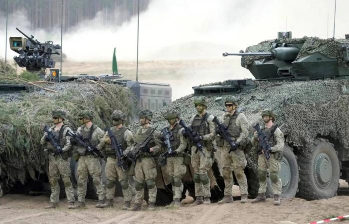 انهيار
      مبنى
      عسكري
      روسي
      قرب
      سانت
      بطرسبرغ