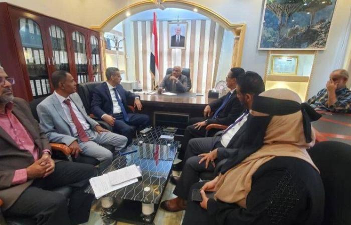 تحركات
      حكومية
      يمنية
      مكثفة
      لإعادة
      تفعيل
      المؤسسات
      الخدمية