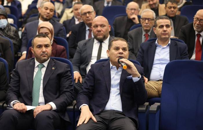 بعد
      15
      عاماً
      على
      «ثورة»
      2011...
      وجوه
      من
      «جماهيرية»
      القذافي
      ما
      زالت
      متحكمة
      بمفاصل
      الدولة