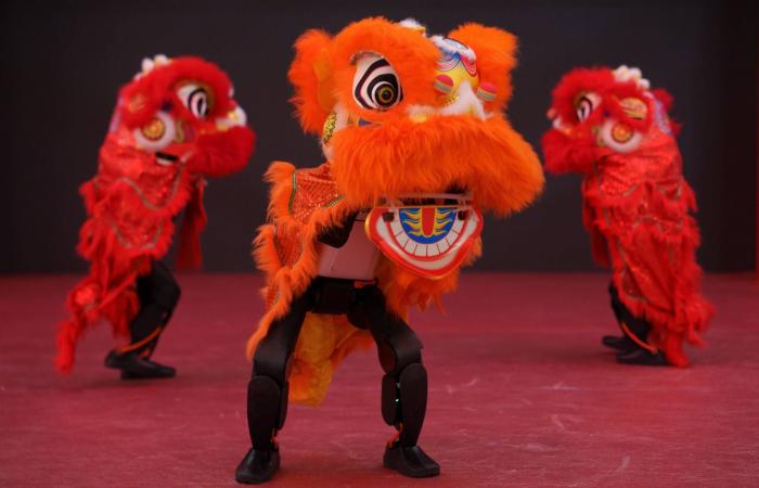 الصين
      تستعرض
      قدرات
      «روبوتاتها
      البشرية»
      باحتفالات
      رأس
      السنة
      القمرية