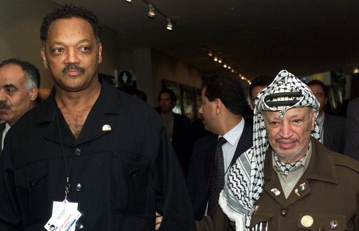 جيسي
      جاكسون
      حفر
      اسمه
      في
      وجدان
      الأميركيين
      ورحل