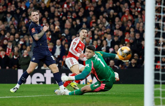 تقرير
      «فيفا»:
      كرة
      القدم
      تستحوذ
      على
      77
      %
      من
      قضايا
      «كاس»