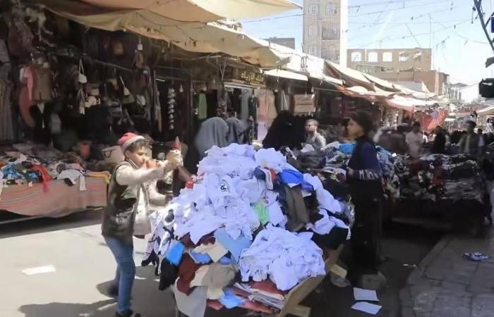 استنفار
      حوثي
      لمواجهة
      الموظفين
      المطالبين
      بصرف
      الرواتب