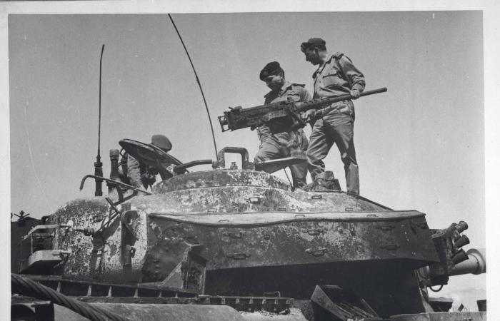 عبيدات
      لـ«الشرق
      الأوسط»:
      القذافي
      حاول
      اغتيال
      الملك
      حسين
      بصاروخ
      سلمه
      لوديع
      حداد