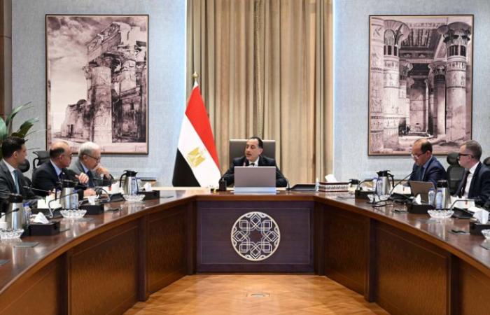 محادثات
      عسكرية
      مصرية
      -
      تركية
      تناقش
      تعزيز
      الشراكة