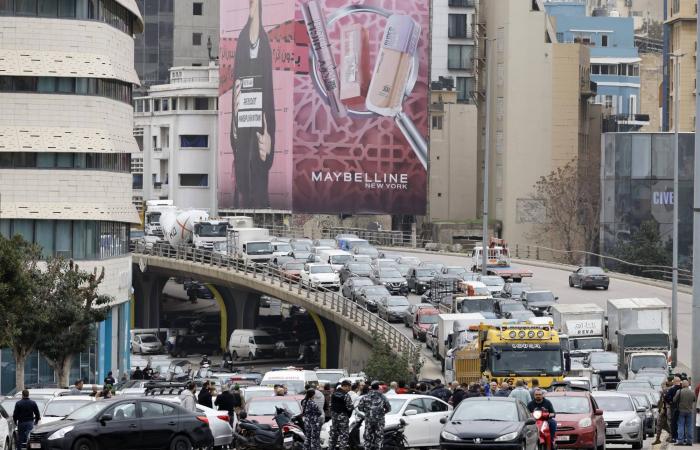 إرباك
      بين
      الأحزاب
      اللبنانية
      بعد
      فرض
      الزيادات:
      شعبوية
      انتخابية