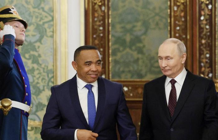 بوتين
      يستقبل
      زعيم
      مدغشقر
      الجديد