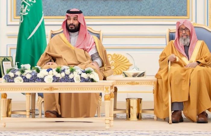 بالأسماء.. 108 أمراء حضروا لتهنئة محمد بن سلمان برمضان وفيديو قبلة ولي العهد لرأس الفوزان يبرز