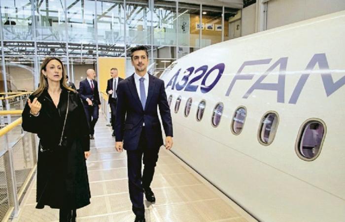 رئيس القطرية يزور إيرباص