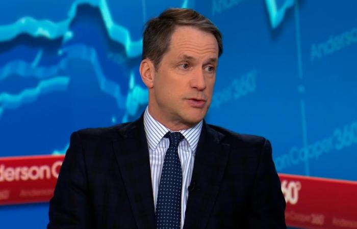 "لن يتغير نظام إيران بمجرد تدخل جوي".. شاهد ما قاله نائب أمريكي مع تعزيز الجيش الأمريكي أصوله بالشرق الأوسط