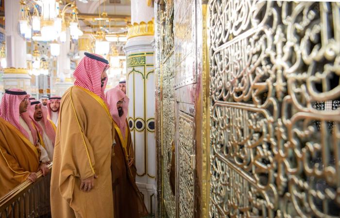 ولي
      العهد
      السعودي
      يزور
      المسجد
      النبوي
      ويصلي
      في
      الروضة
      الشريفة