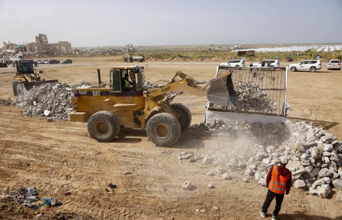 «مجلس
      السلام»:
      تعهدات
      إعمار
      غزة
      عالقة
      بحل
      الملفات
      الشائكة