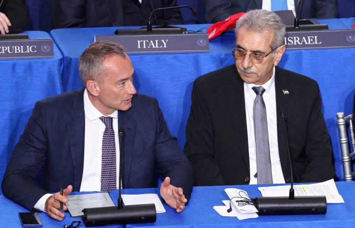 عشرات
      آلاف
      الطلبات
      للعمل
      في
      شرطة
      غزة
      الجديدة