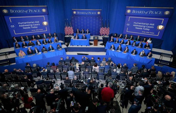 «الرئاسي
      اليمني»
      يتوعد
      بالتصدي
      لعناصر
      التخريب
      والفوضى