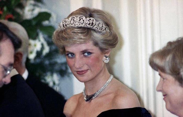 وزير
      الدفاع
      الألماني:
      الدعم
      لفرنسا
      سيكون
      عبر
      الأسلحة
      التقليدية