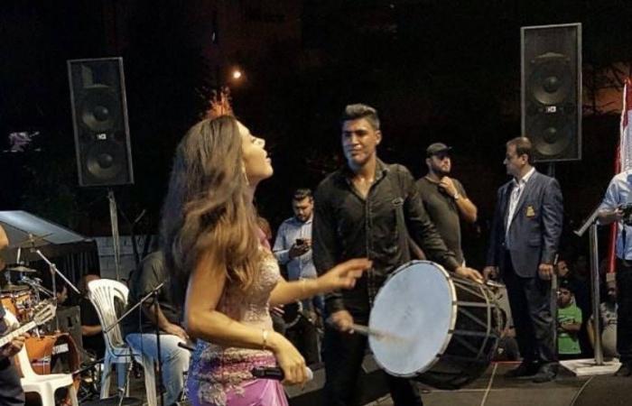 لورا
      خليل
      لـ«الشرق
      الأوسط»:
      أنا
      ظُلمت
      والـ«سوشيال
      ميديا»
      أنصفتني