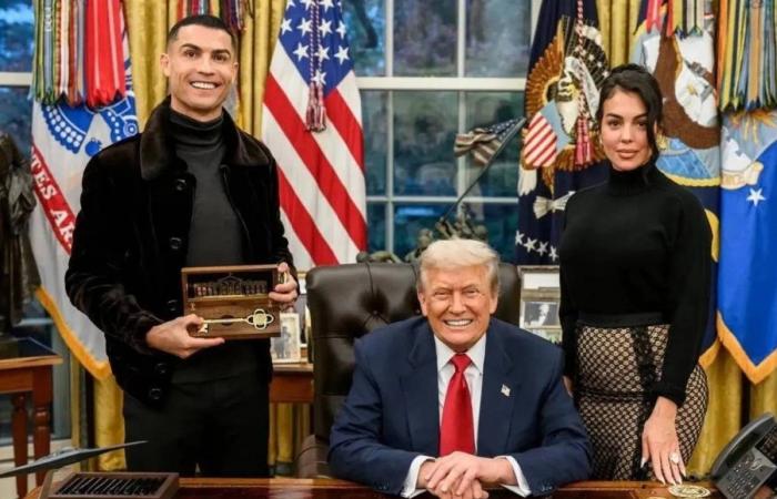 «الكلاسيكو»
      يتربع
      على
      عرش
      الحضور
      الجماهيري
      في
      الجولة
      23