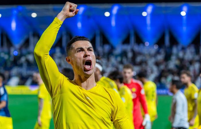 رايكوفيتش:
      كادش
      لا
      يستحق
      الحمراء