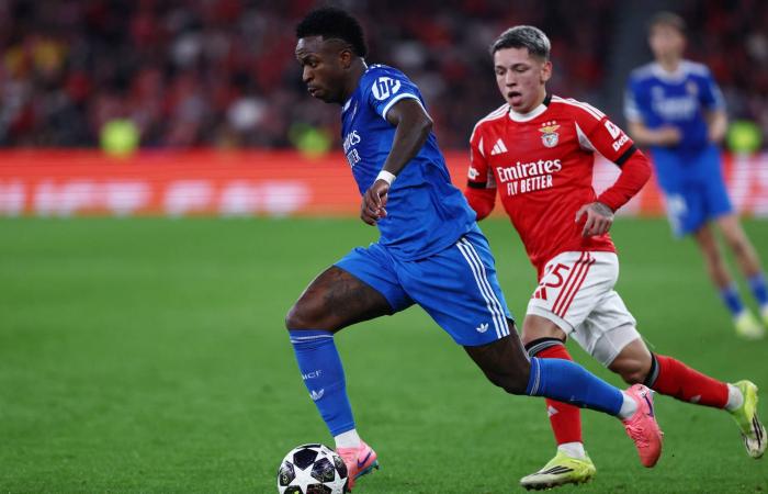 تشيلسي
      يتعثر
      مجدداً
      بتعادل
      محبط
      مع
      بيرنلي
      بالدوري
      الإنجليزي