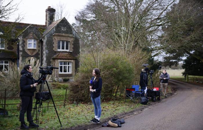 روسيا:
      «تلغرام»
      يهدد
      حياة
      العسكريين
      بمنطقة
      «العملية
      العسكرية
      الخاصة»