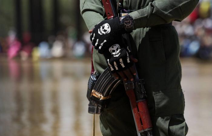 مسلحون
      يقتلون
      38
      شخصاً
      على
      الأقل
      في
      هجوم
      بشمال
      غرب
      نيجيريا