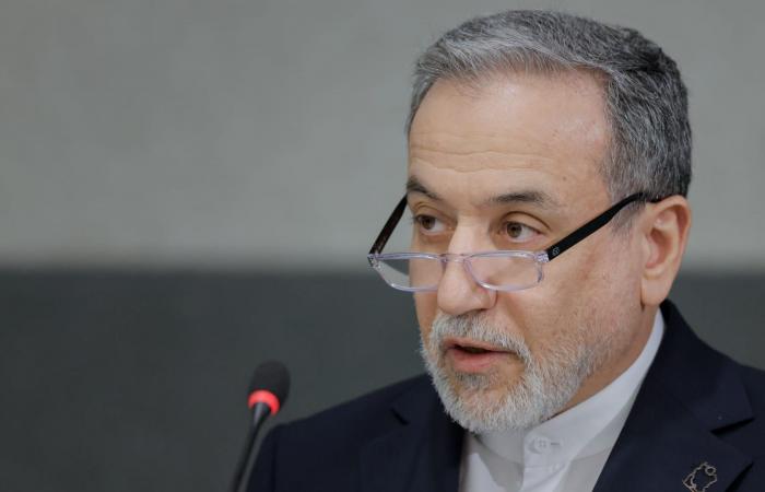 وزير الخارجية الإيراني متفائل بإمكانية التوصل لاتفاق مع أمريكا قريباً