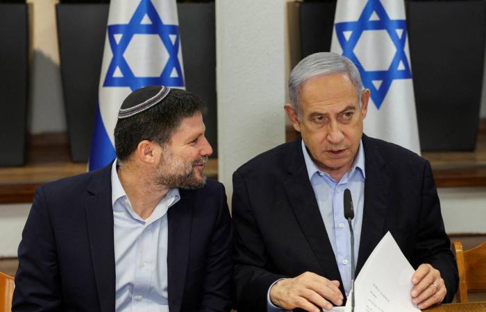 تشكيل
      لجنة
      لتأمين
      عودة
      النازحين
      الأكراد
      إلى
      منازلهم
      في
      الرقة