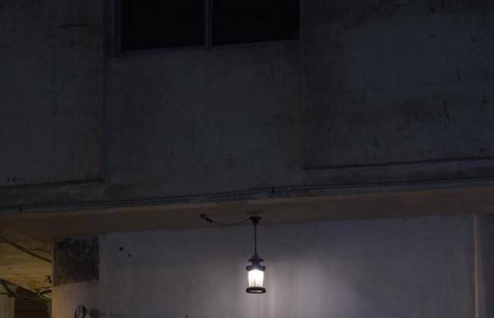 صورة
      تُشعل
      الجدل
      في
      اللوفر...
      نشطاء
      يعلّقون
      لقطة
      توقيف
      أندرو