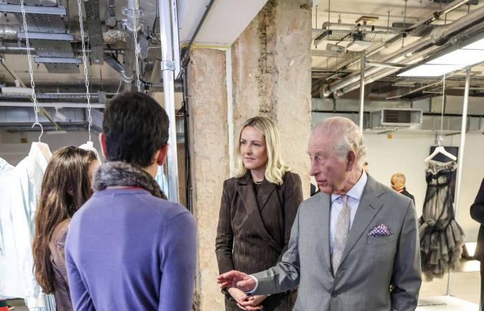 الملك
      تشارلز
      في
      أسبوع
      الموضة
      بلندن:
      حضور
      متوقع
      ومخطط
      له
      مسبقاً