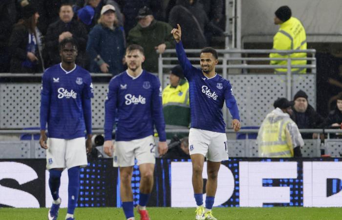 أربيلوا
      يغيّر
      المعادلة…
      تحوّل
      نفسي
      يعيد
      فينيسيوس
      إلى
      قلب
      مشروع
      ريال
      مدريد