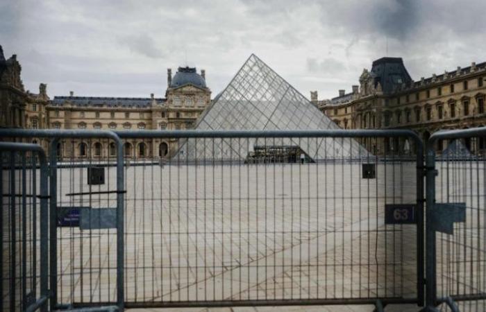 رئيسة متحف اللوفر تستقيل بعد أغرب جريمة سرقة طالت مجوهرات التاج الفرنسي