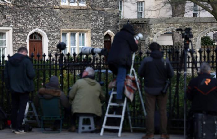 الإفراج
      عن
      سفير
      بريطاني
      سابق
      بعد
      توقيفه
      لعلاقته
      بإبستين