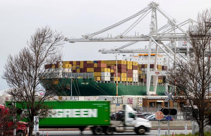 مفوض
      التجارة
      الأوروبي:
      واشنطن
      أكدت
      التزامها
      بالاتفاق
      التجاري