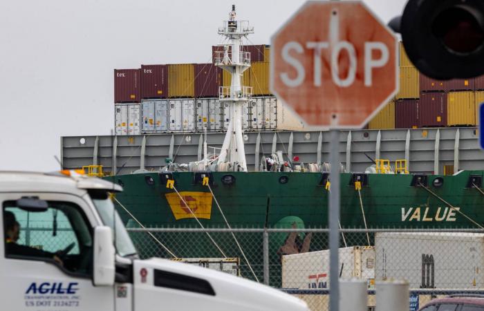 مفوض
      التجارة
      الأوروبي:
      واشنطن
      أكدت
      التزامها
      بالاتفاق
      التجاري