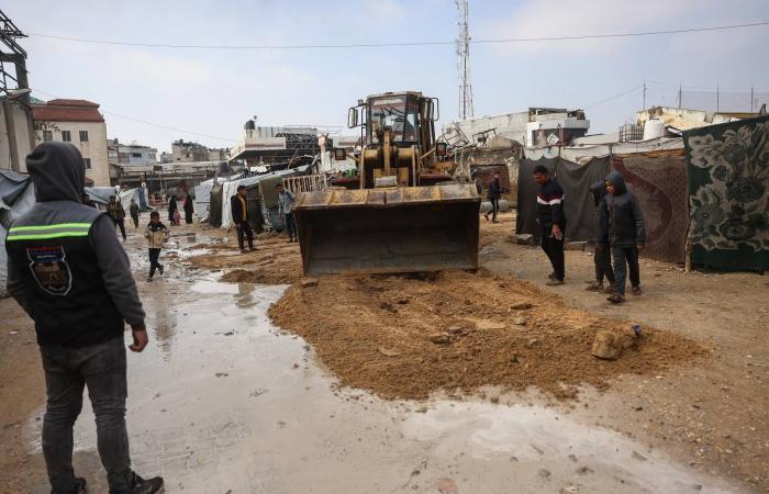 مهلة
      نزع
      سلاح
      «حماس»...
      مشاورات
      تجابه
      الإنذارات
      والتفاهمات
      «أقرب»