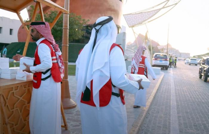 الهلال الأحمر القطري يواصل مبادرة إفطار الصائم الجوال في كتارا