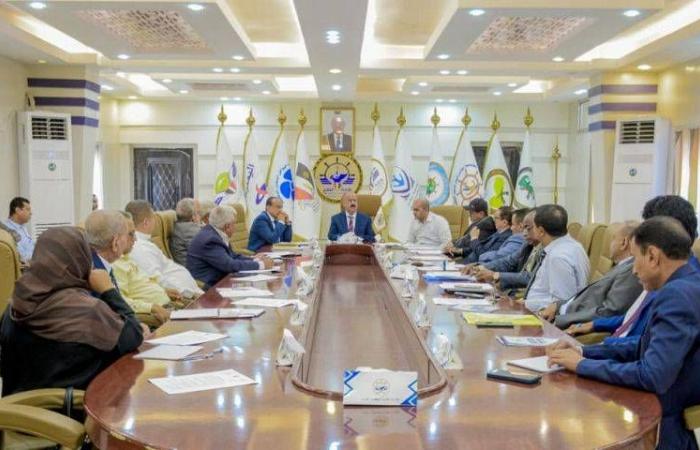 عدن:
      الحكومة
      تدفع
      بعجلة
      الخدمات
      وخطط
      الاستقرار...
      بدعم
      سعودي