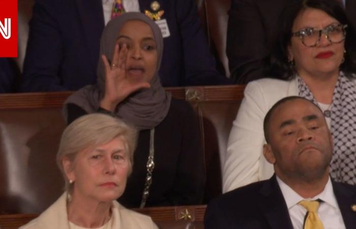 متابعة: إلهان عمر تصرخ مقاطعة ترامب بخطاب حالة الاتحاد.. ماذا قالت؟