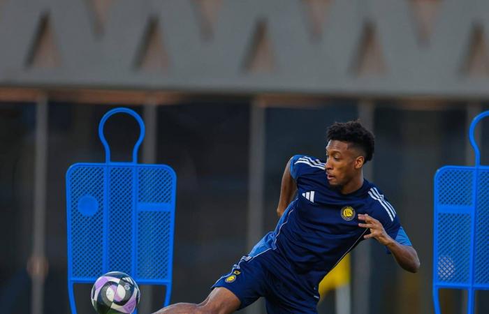 اتحاد
      القدم
      السعودي:
      «التسلل
      ثلاثي
      الأبعاد»
      حسم
      الجدل
      في
      مواجهة
      ضمك
      والأهلي