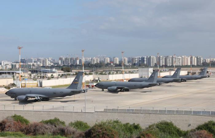 مودي
      يصل
      إلى
      إسرائيل
      لتعزيز
      العلاقات
      في
      مجالات
      التجارة
      والدفاع