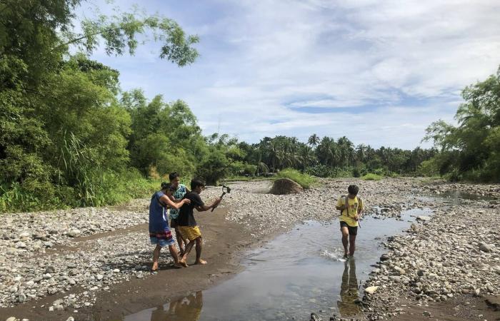 «كَبِرتُ
      بوصة
      عندما
      مات
      أبي»...
      فيلم
      فلبيني
      عن
      الصداقة
      المستحيلة
