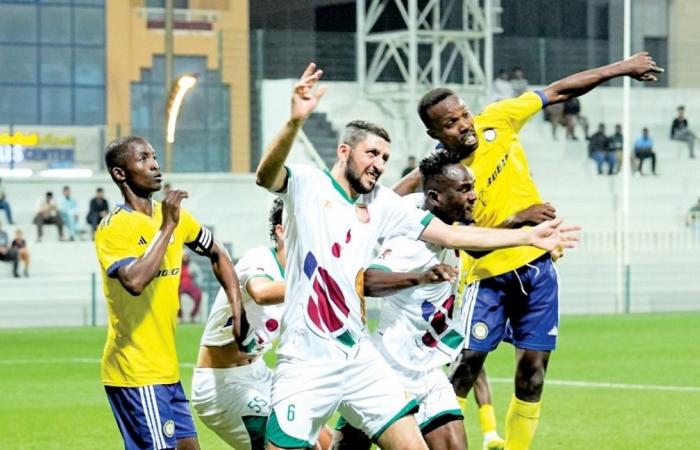 الجماهير تشعل المدرجات... والإثارة تبلغ ذروتها