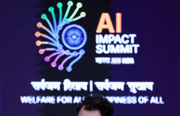 حرب
      الأكواد:
      غارة
      مادورو
      تضع
      «أنثروبيك»
      في
      مواجهة
      البنتاغون