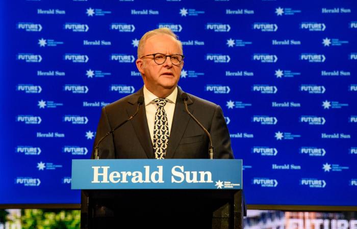 رئيس
      وزراء
      أستراليا
      يدعو
      إلى
      التحلي
      بالهدوء
      بعد
      تهديد
      بوجود
      قنبلة
      في
      مقر
      إقامته