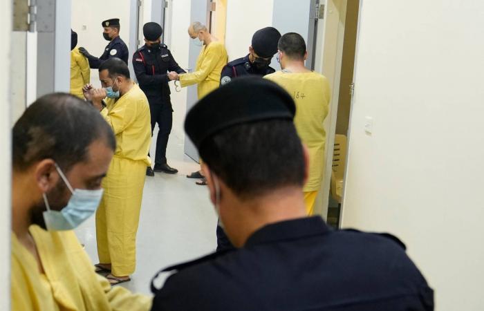 الداخلية
      السورية
      تؤكد
      حصول
      حالات
      فرار
      جماعي
      من
      مخيم
      الهول