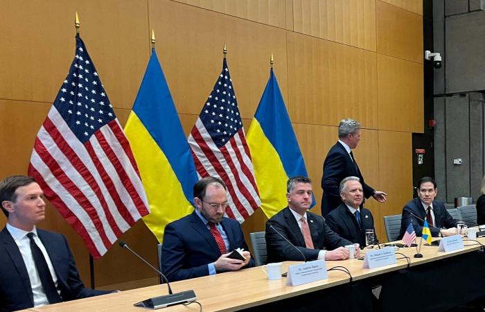 الانتخابات
      البلدية
      تهدد
      الطموح
      الرئاسي
      لرئيس
      وزراء
      فرنسا
      الأسبق