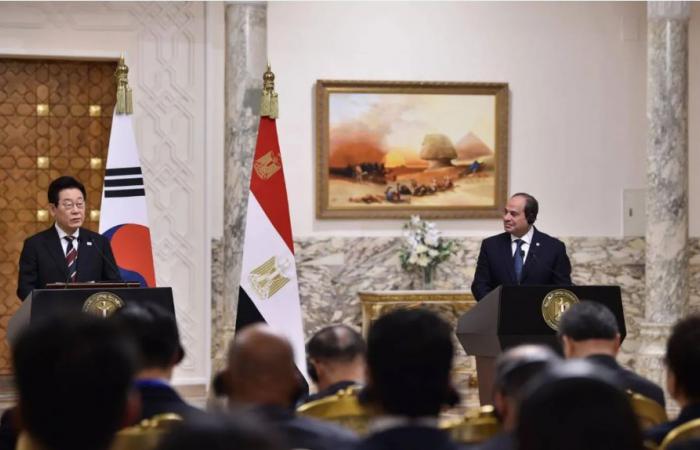 مصر
      تعزز
      تصنيعها
      العسكري
      بمدفع
      «الهاوتزر»
      الكوري