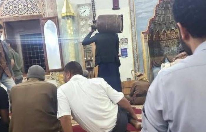 الحوثيون
      يوسّعون
      دائرة
      المجاعة...
      ويدفعون
      آلاف
      الأسر
      للتسول